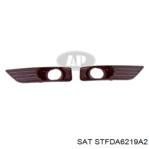 STFDA6219A2 SAT embellecedor, faro antiniebla izquierdo