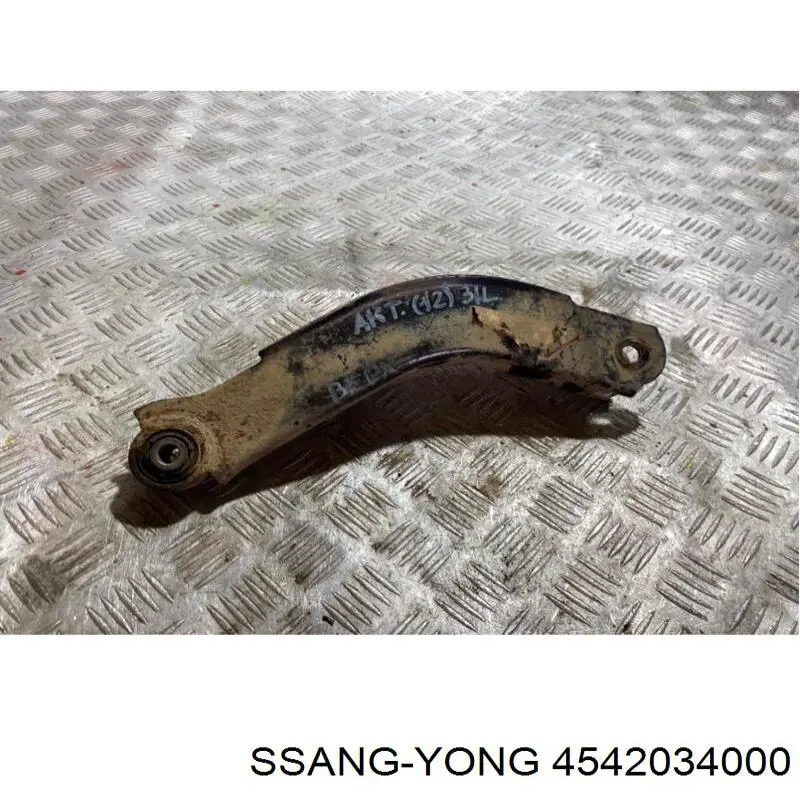 Brazo superior derecho de la suspensión trasera Ssang Yong 4542034000 precio, desde 46,46 EUR