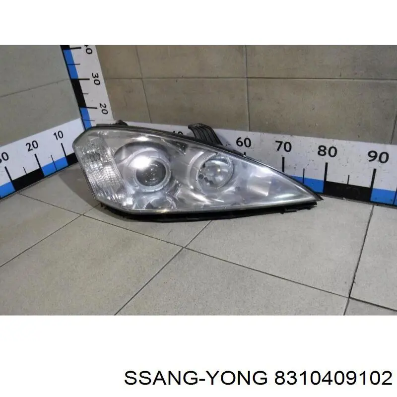 8310409102 Ssang Yong Luz derecha