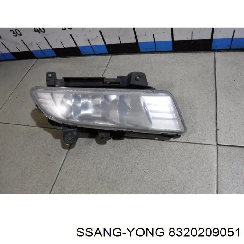 8320209051 Ssang Yong Faro antiniebla derecho