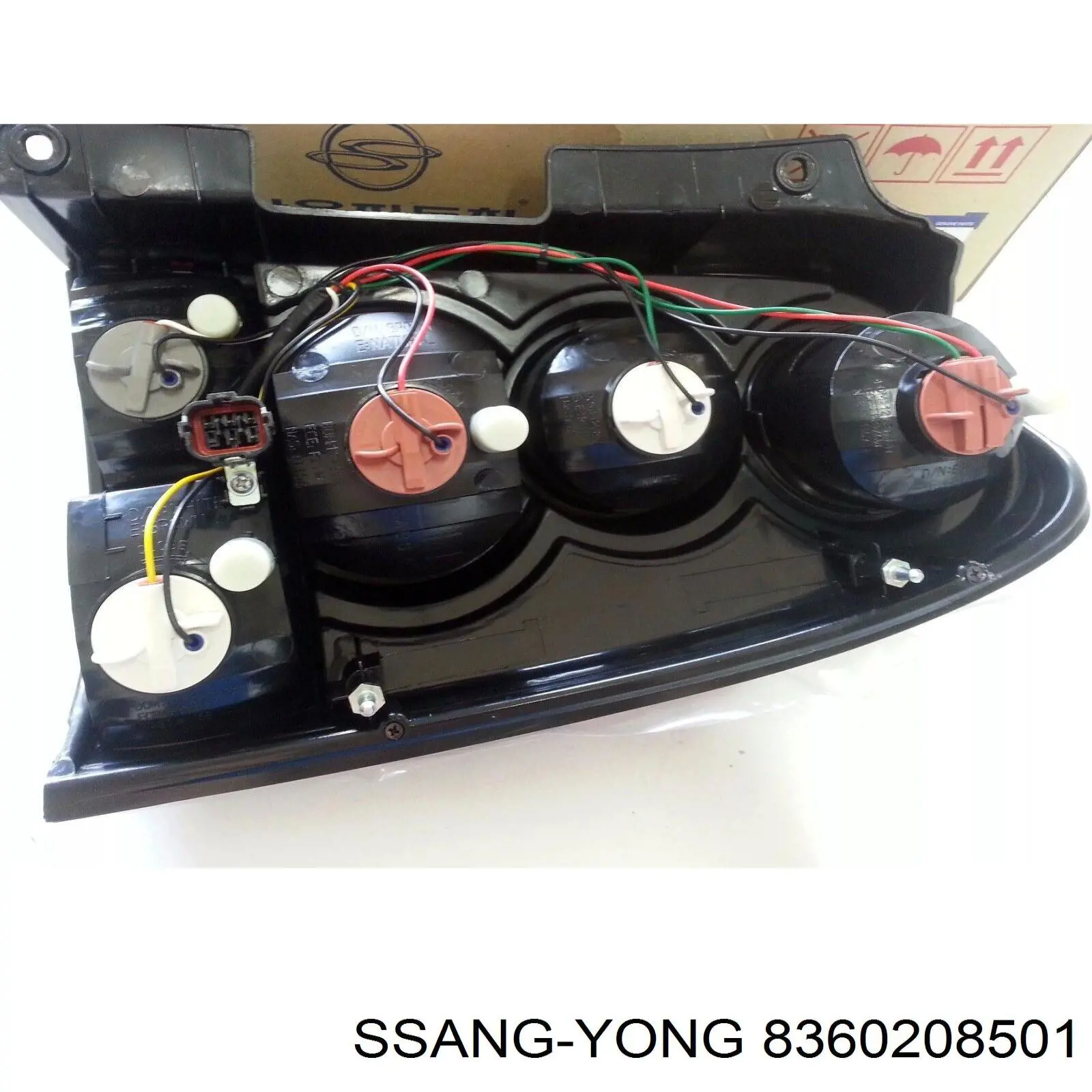 Comprar 8360208500 Ssang Yong Piloto trasero derecho