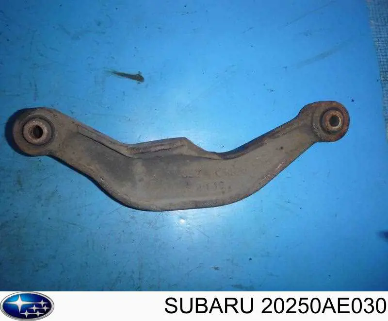 20250AE030 Subaru brazo suspension trasero superior derecho