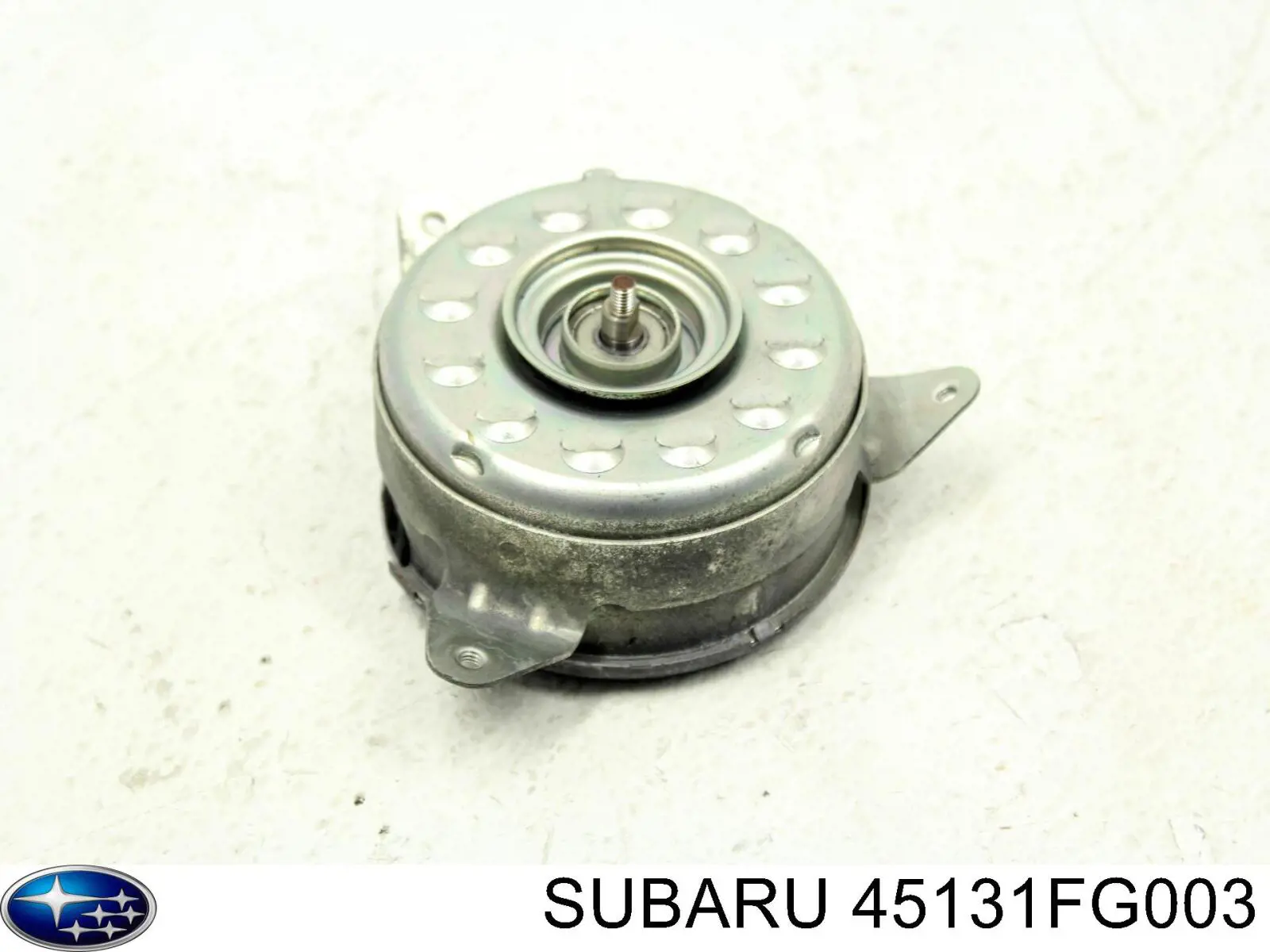Motor ventilador del radiador 45131FG003 Subaru