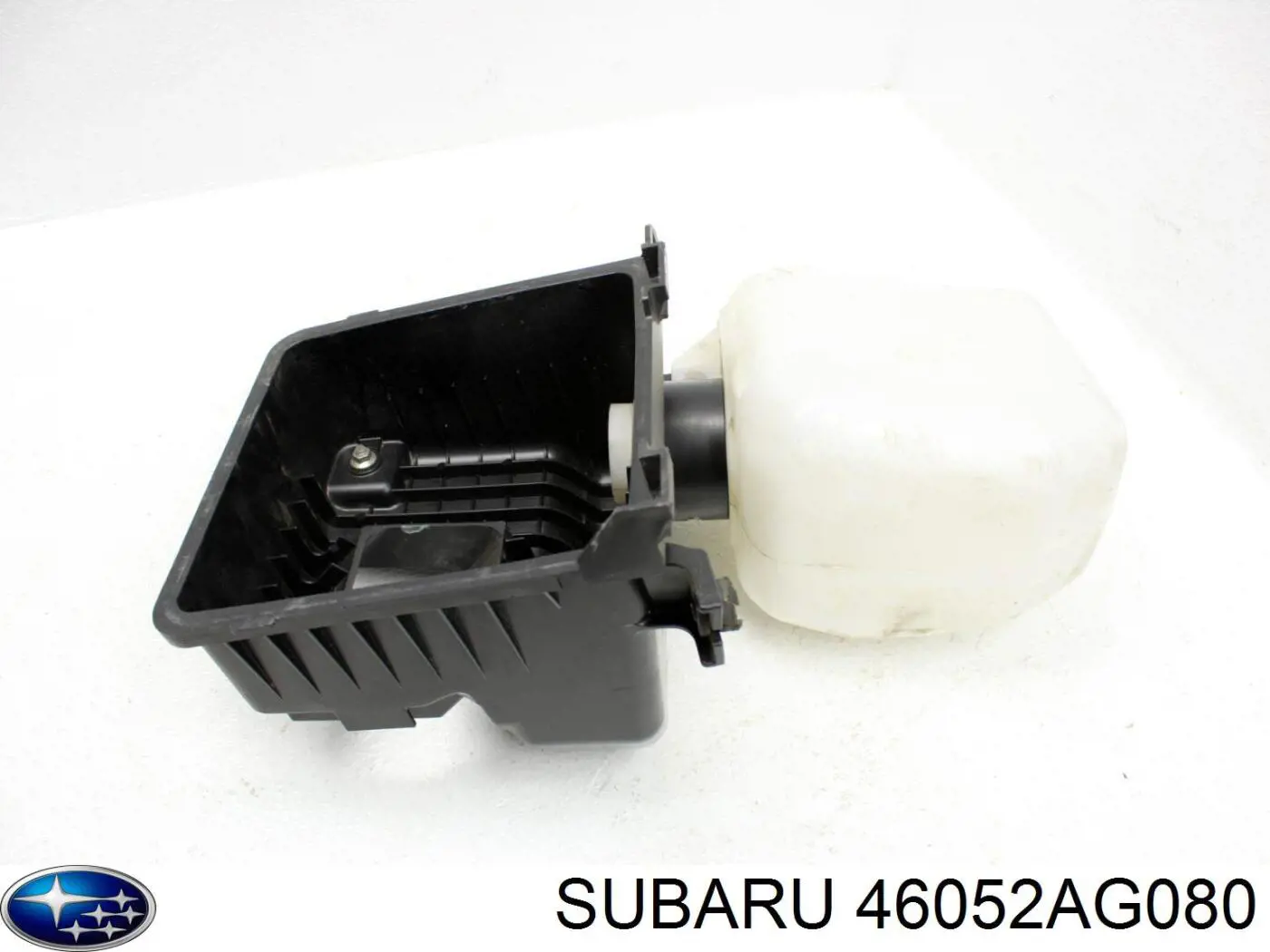 Carcasa del filtro de aire, parte superior 46052AG080 Subaru