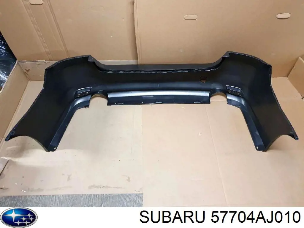 57704AJ010 Subaru Defensa trasero
