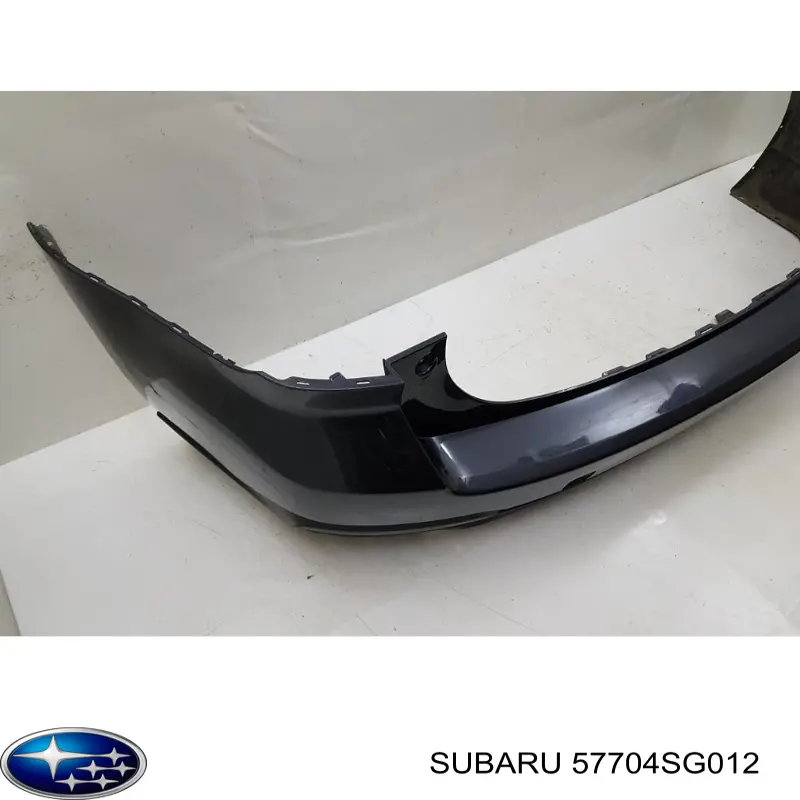Parachoques trasero 57704SG012 Subaru
