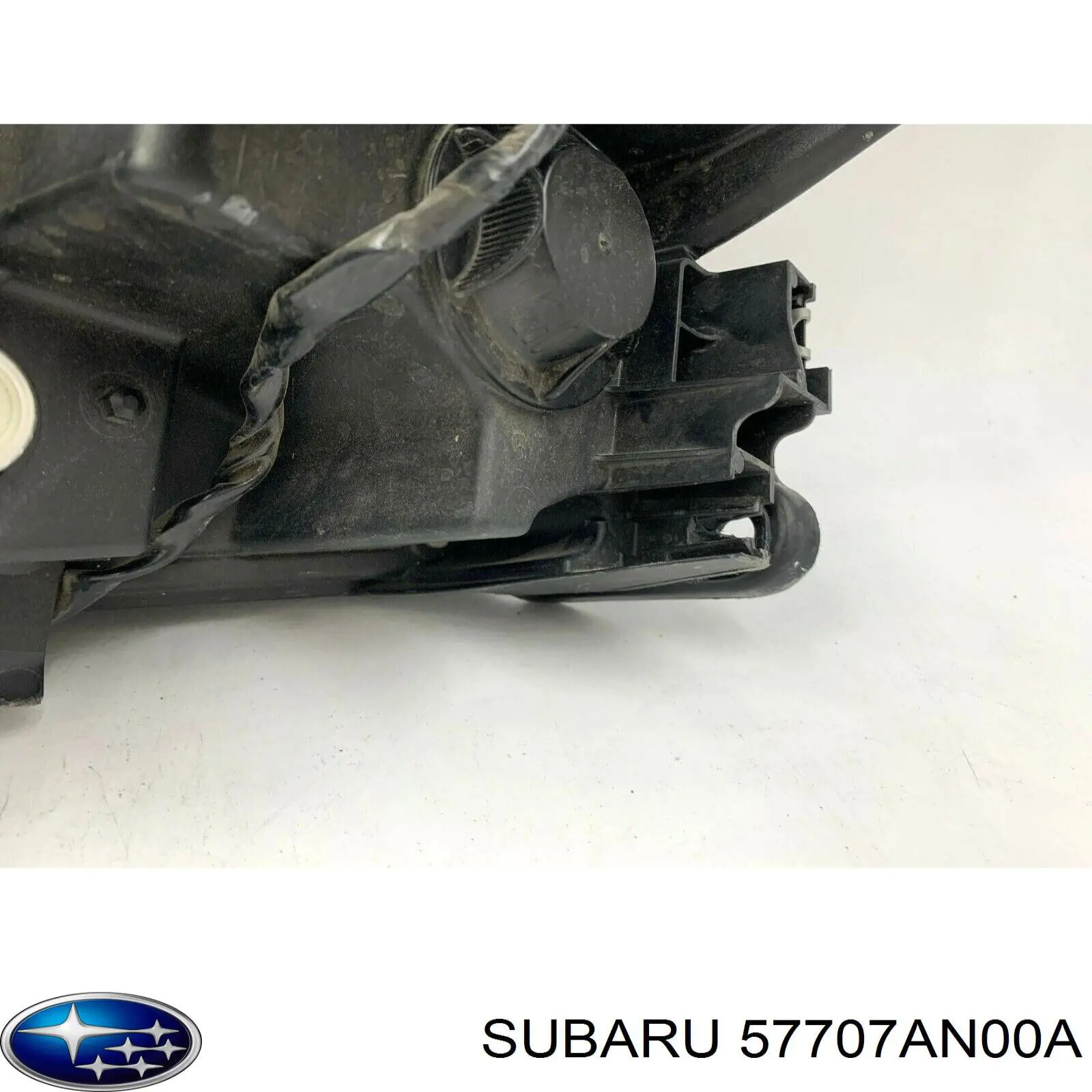 57707AN00A Subaru soporte deparachoques delantero derecho