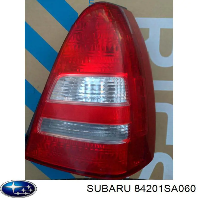 84201SA060 Subaru Piloto trasero exterior derecho