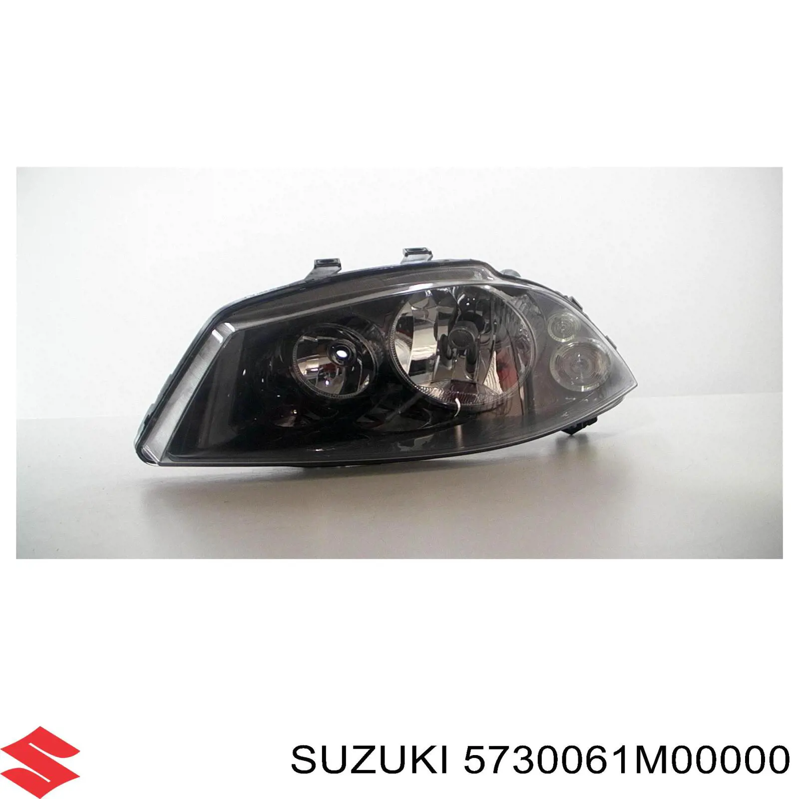 57300-61M00-000 Suzuki capó del motor