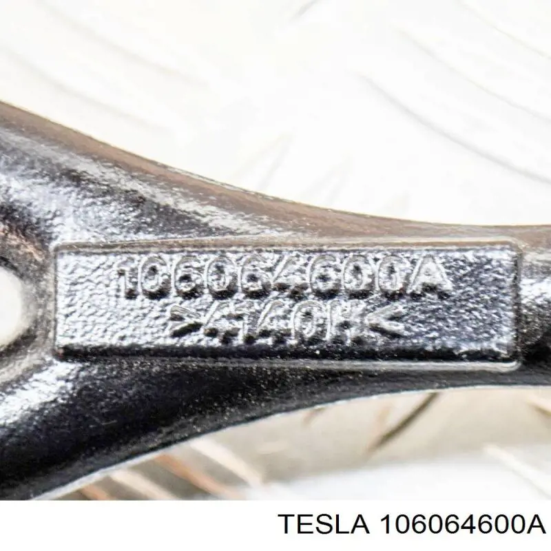 106064600A Tesla