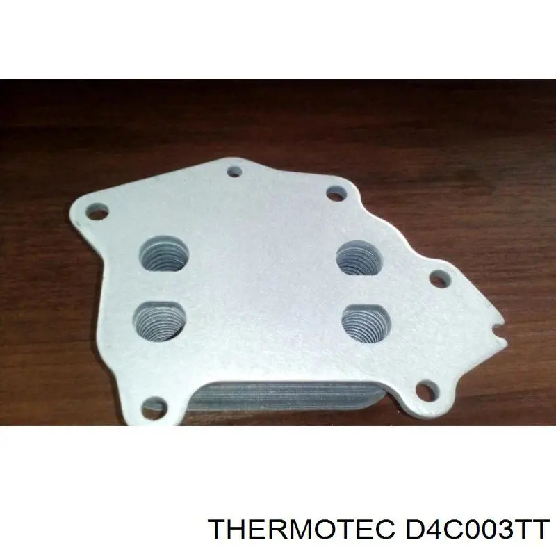 D4C003TT Thermotec radiador de aceite, bajo de filtro