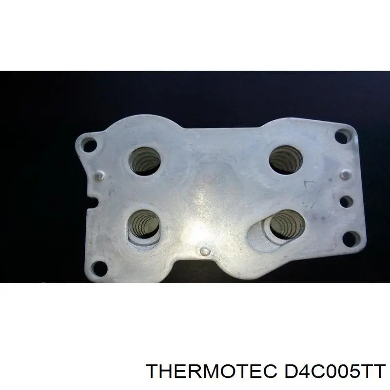 Comprar D4C005TT Thermotec Radiador de aceite debajo del filtro