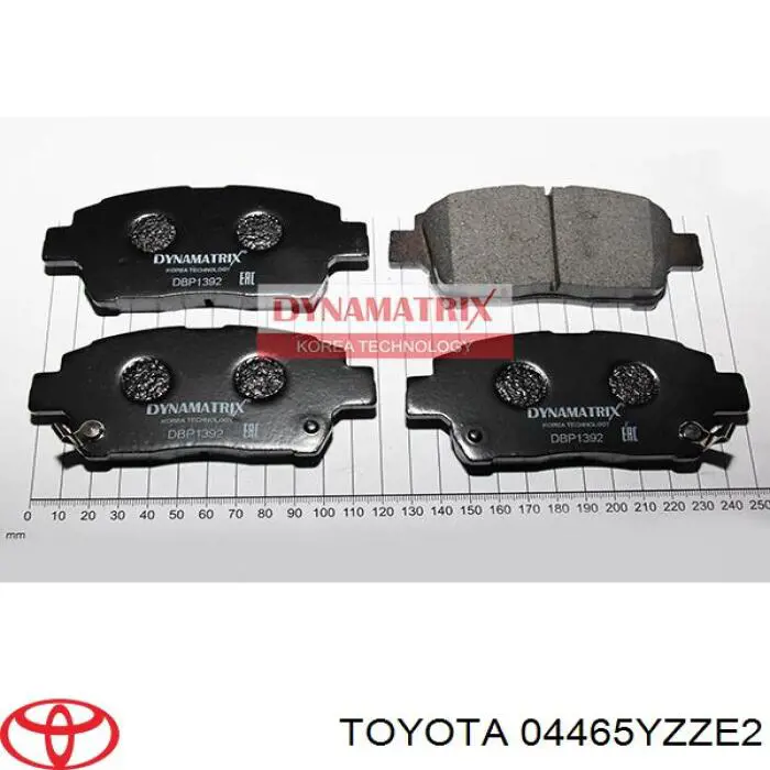 04465YZZE2 Toyota pastillas de freno delanteras