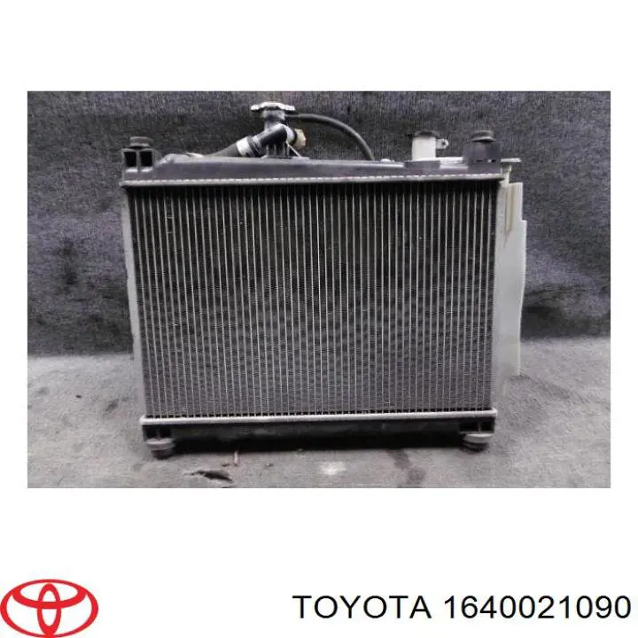 1640021090 Toyota radiador