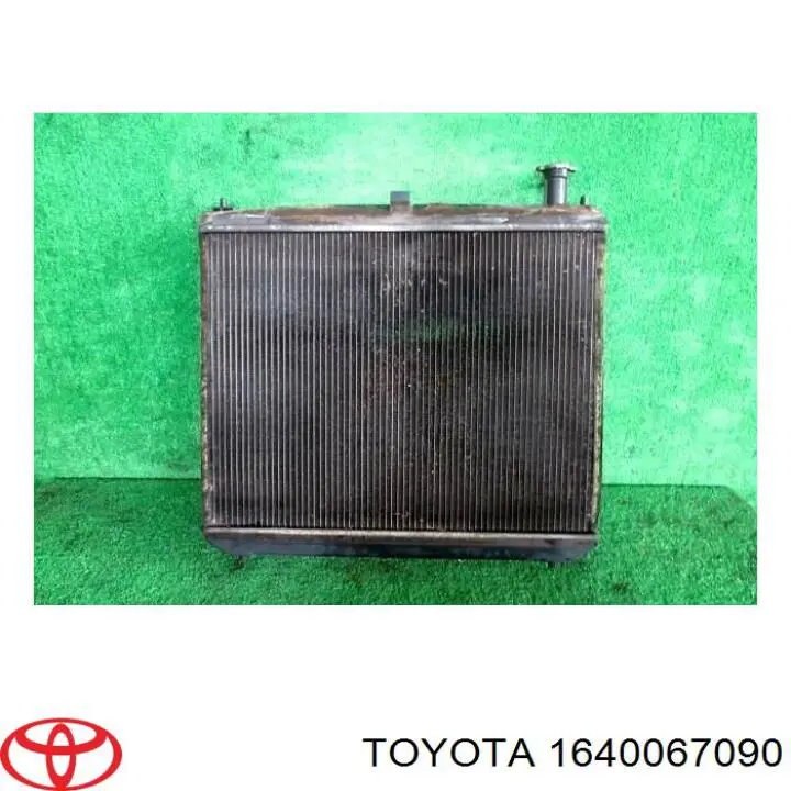 Radiador 1640067090 Toyota