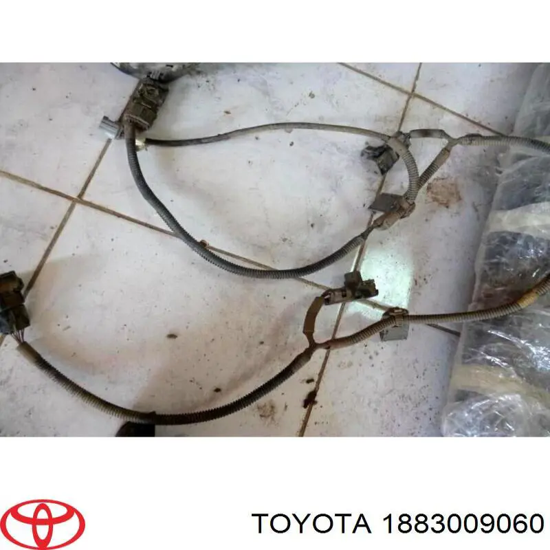 1883009060 Toyota sensor alarma de estacionamiento (packtronic Trasero Lateral)