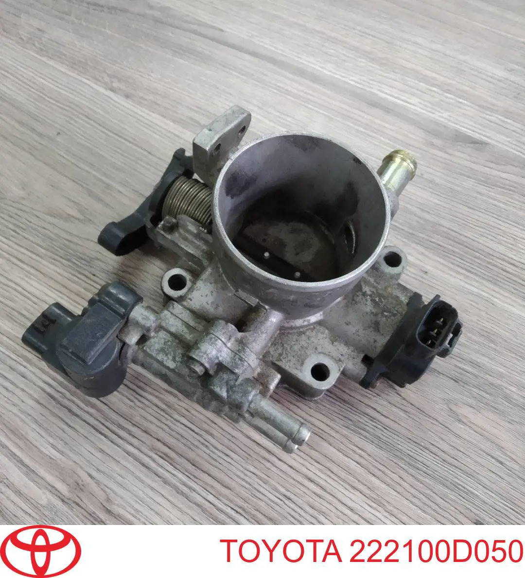 222100D050 Toyota Mariposa de admisión