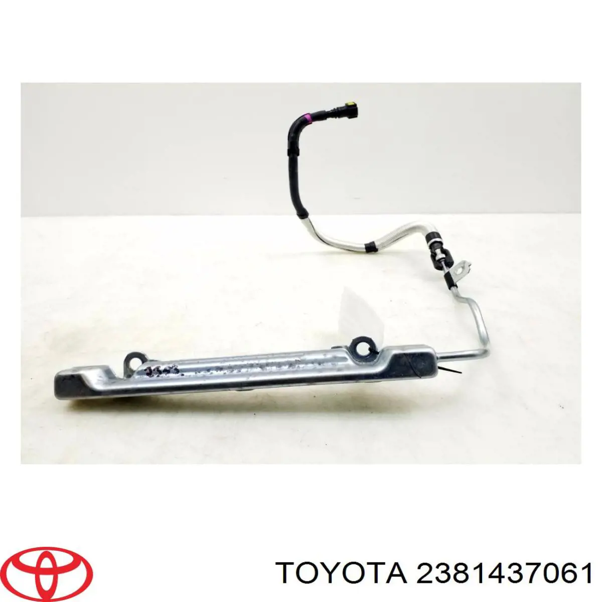 Rampa de combustible Toyota 2381437061 precio, desde 108,90 EUR