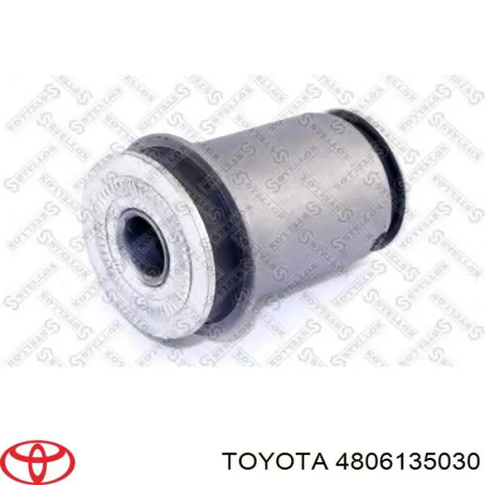 4806135030 Toyota silentblock de suspensión delantero inferior