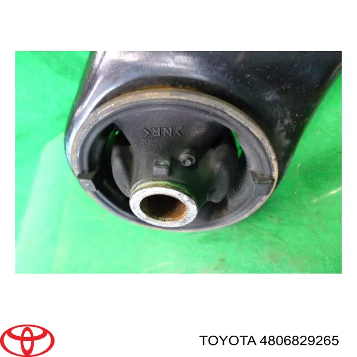 4806829265 Toyota barra oscilante, suspensión de ruedas delantera, inferior derecha