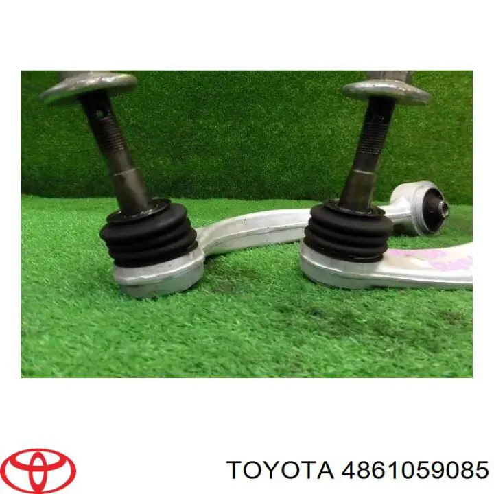 Brazo superior derecho de la suspensión delantera 4861059085 Toyota
