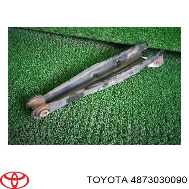 Brazo inferior derecho de la suspensión trasera Toyota 4873030090 precio, desde 65,08 EUR