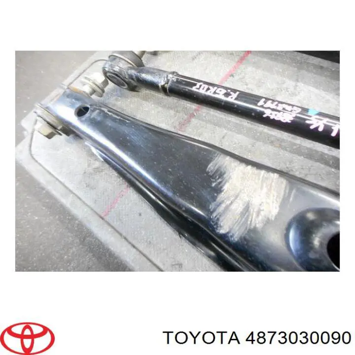 Comprar 4873030090 Toyota Brazo de suspensión trasero inferior derecho