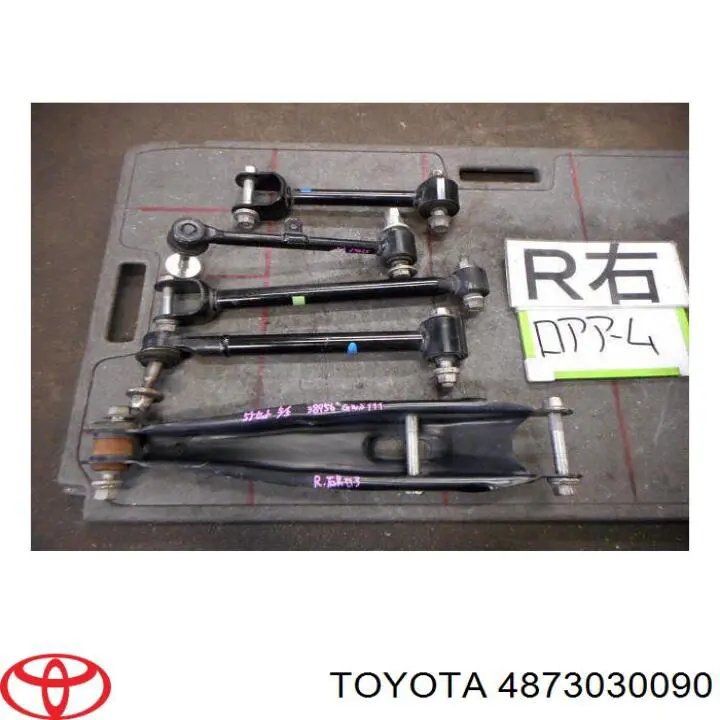 Brazo de suspensión trasero inferior derecho 4873030090 Toyota