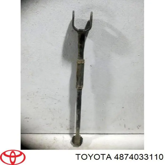 4874033110 Toyota barra transversal de suspensión trasera