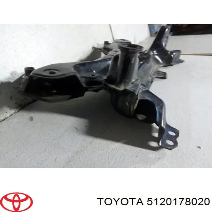 5120178020 Toyota subchasis delantero soporte motor