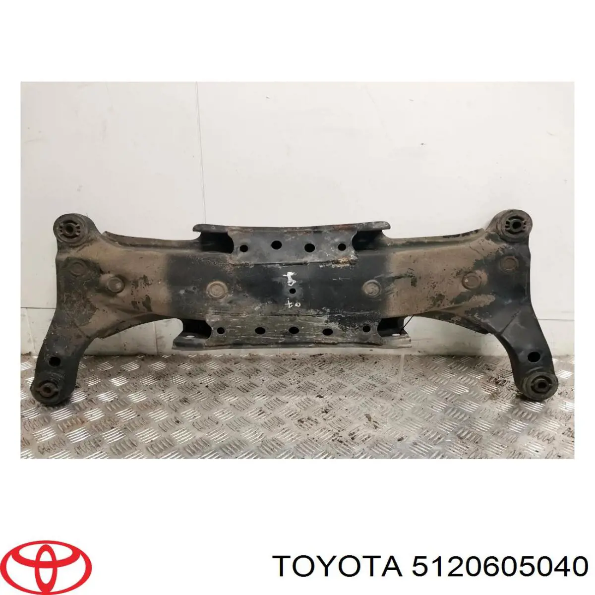 5120605040 Toyota Subchasis trasero soporte motor