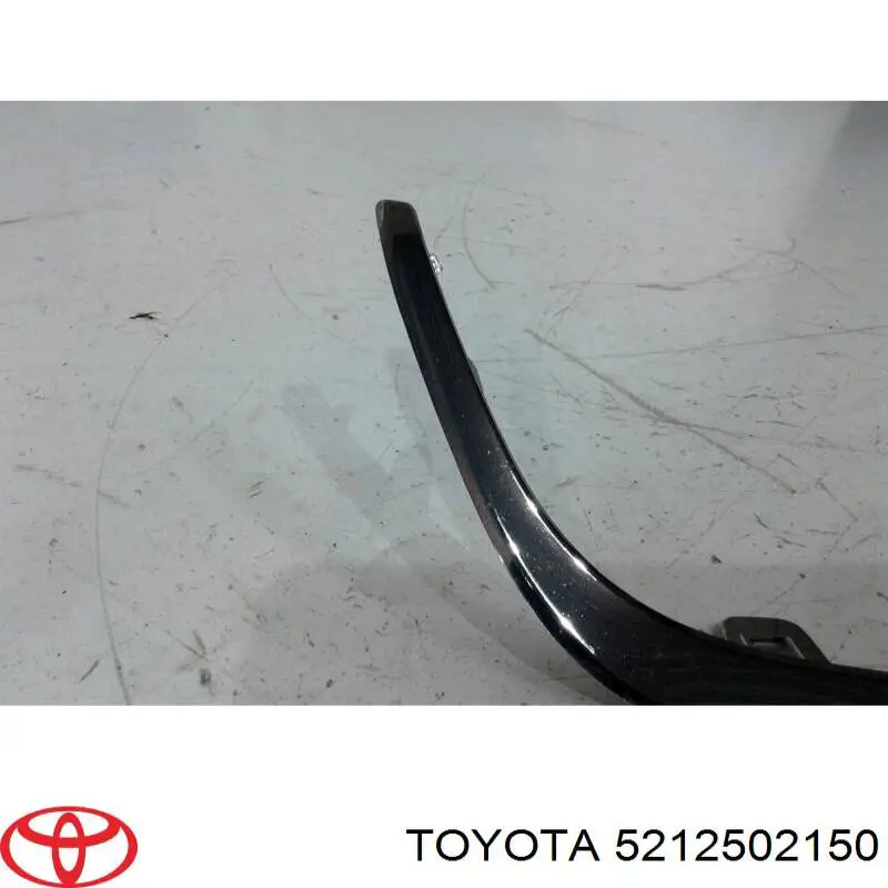 Embellecedor, faro antiniebla derecho Toyota Corolla (E18)