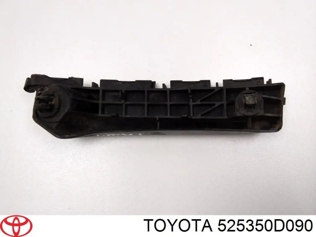 Comprar 525350D090 Toyota Soporte de parachoques delantero derecho
