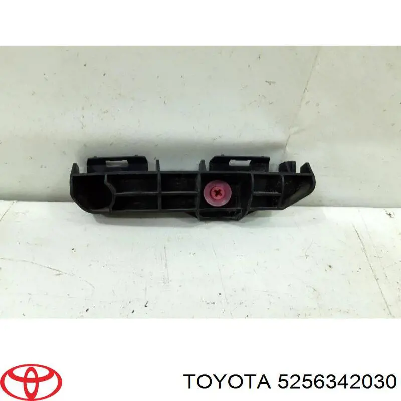 Soporte de parachoques trasero izquierdo Toyota 5256342030 precio, desde 34,52 EUR
