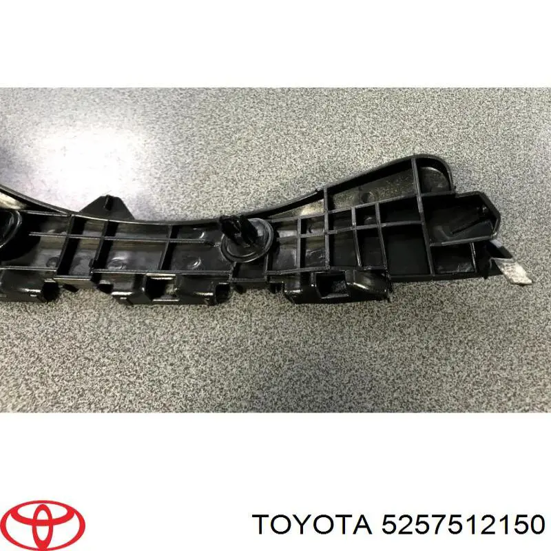 5257512150 Toyota soporte de parachoques trasero derecho