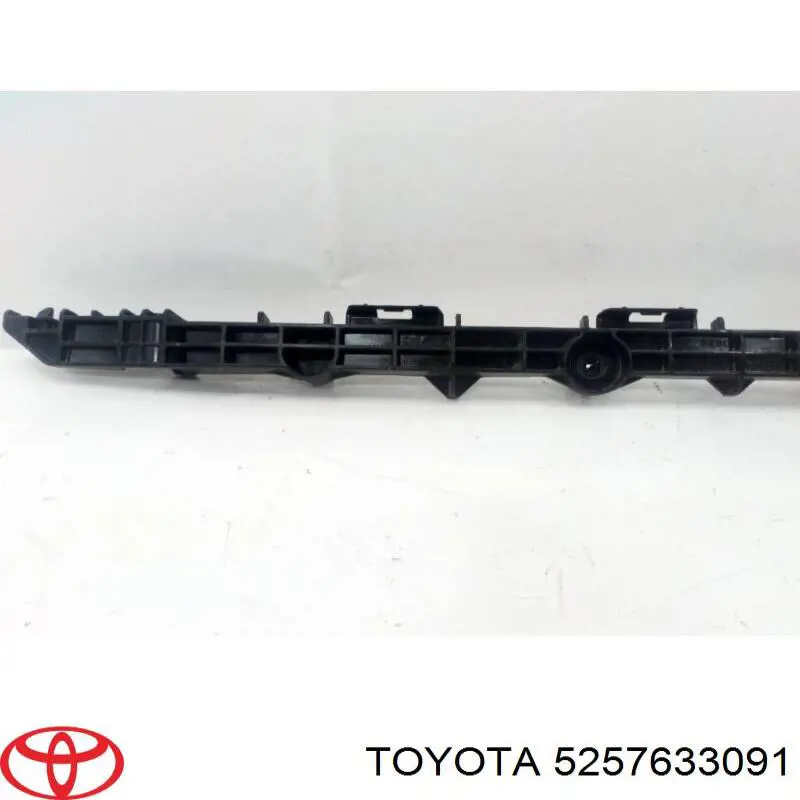 5257633091 Toyota soporte de parachoques trasero izquierdo