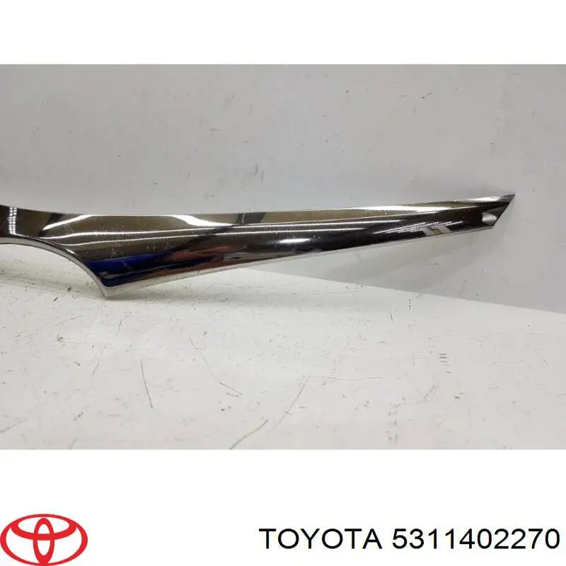 5311402270 Toyota moldura de rejilla parachoques superior