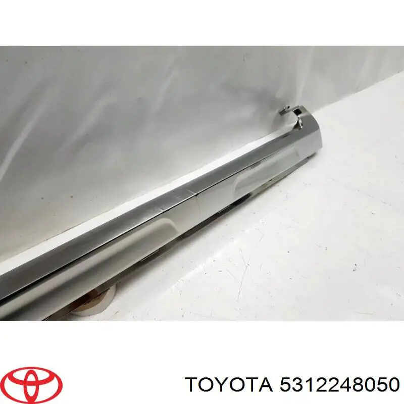 5312248050 Toyota moldura de rejilla de radiador inferior