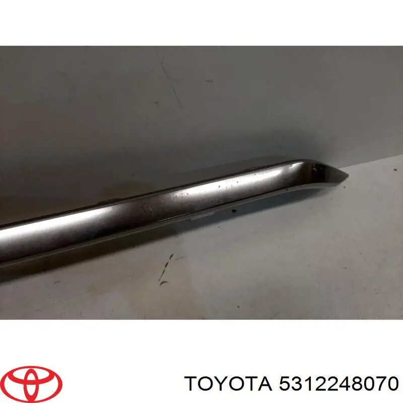 Comprar 5312248070 Toyota Moldura inferior de la parrilla del radiador