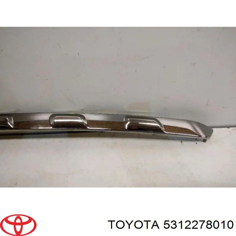 5312278010 Toyota moldura de rejilla de radiador inferior