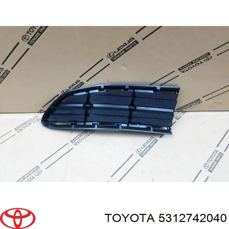 5312742040 Toyota rejilla de ventilación, parachoques trasero, derecha