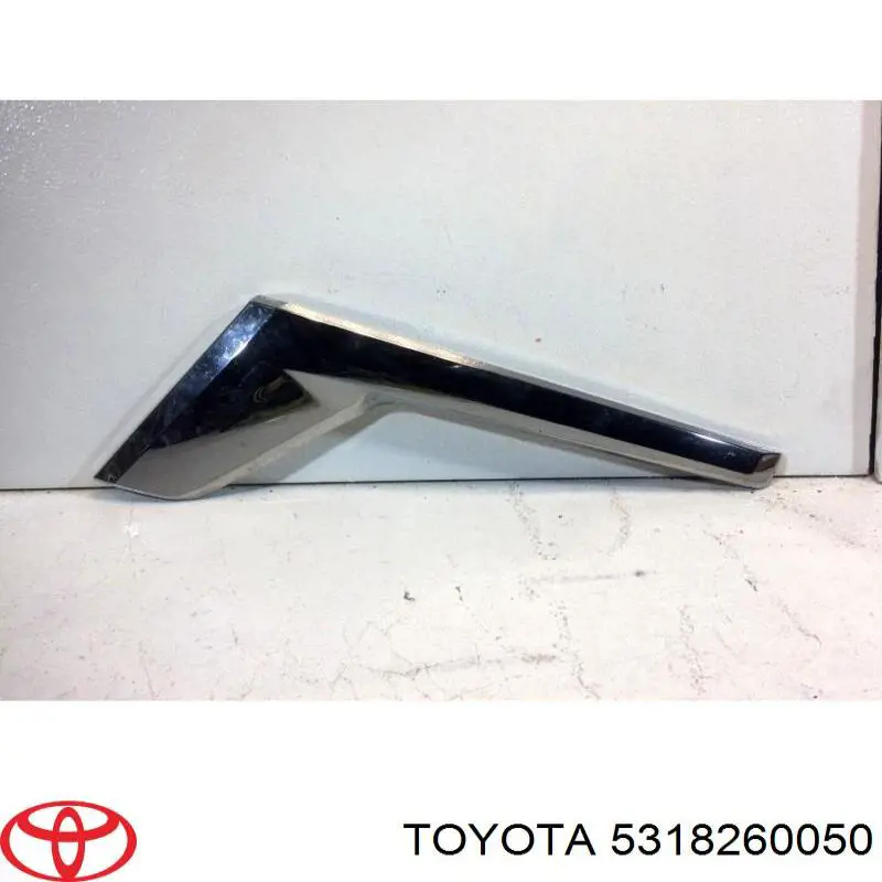 Moldura de faro izquierdo Toyota 5318260050