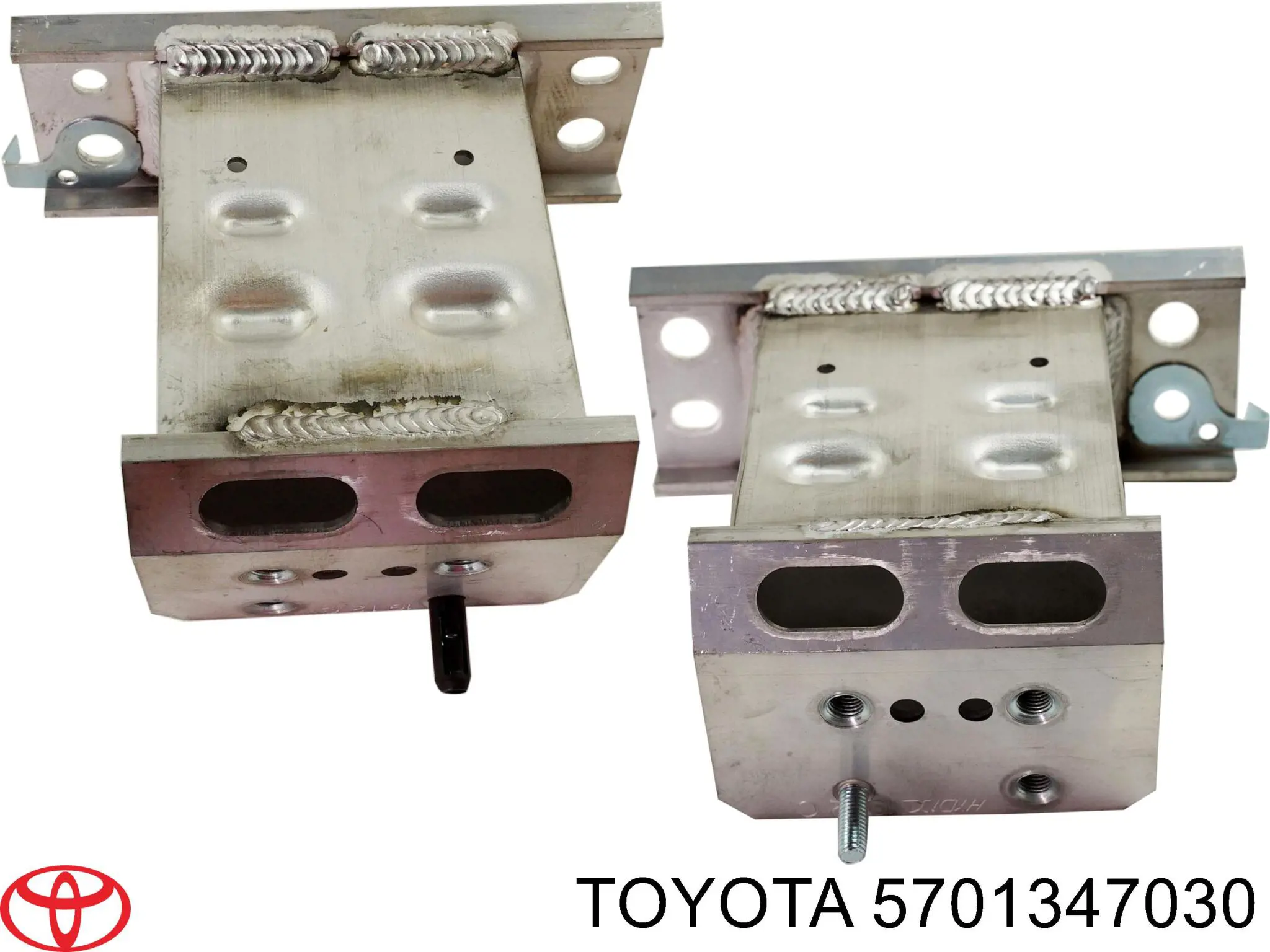 5701347030 Toyota soporte de amplificador de parachoques delantero
