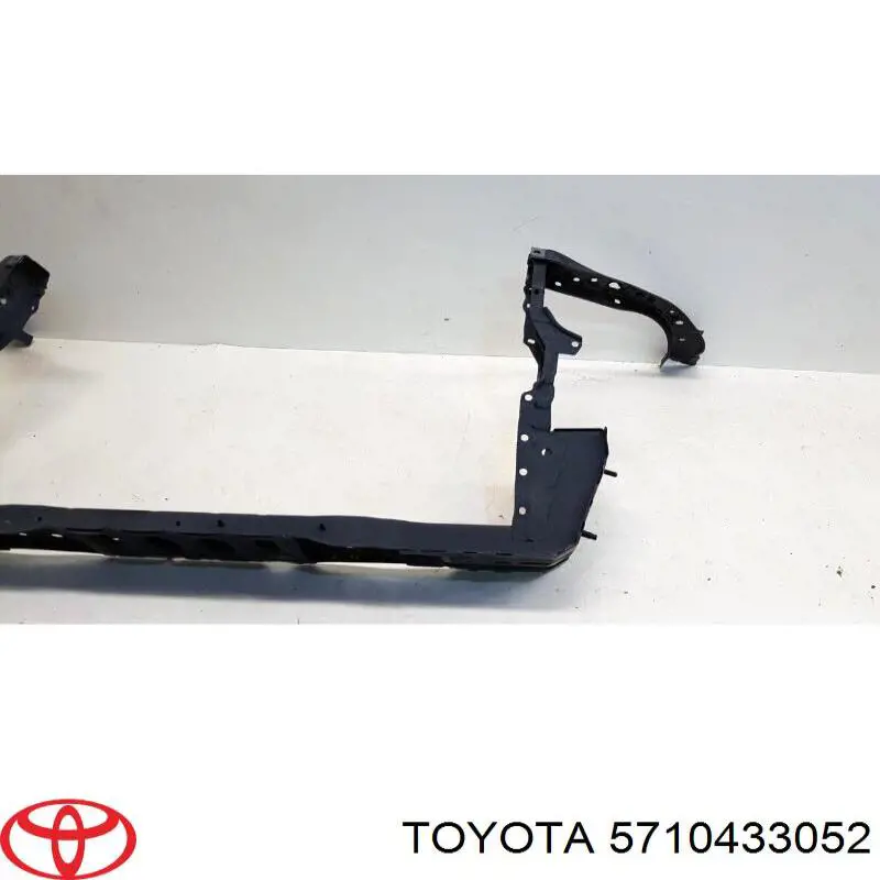 5710433052 Toyota soporte de radiador inferior (panel de montaje para foco)