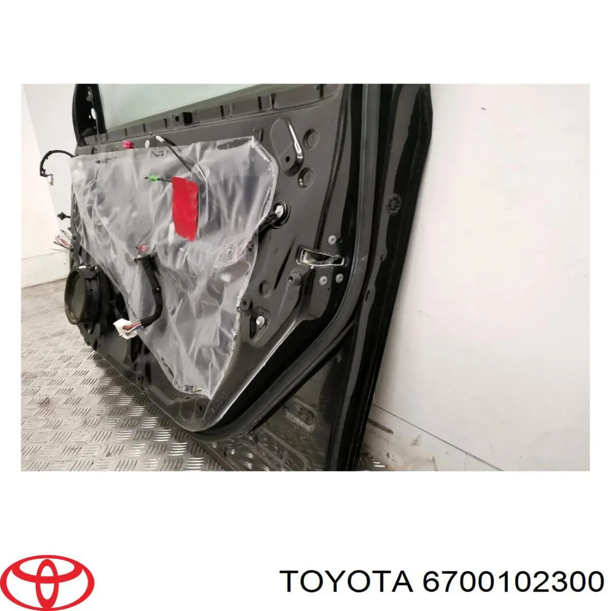 6700102300 Toyota Puerta delantera derecha