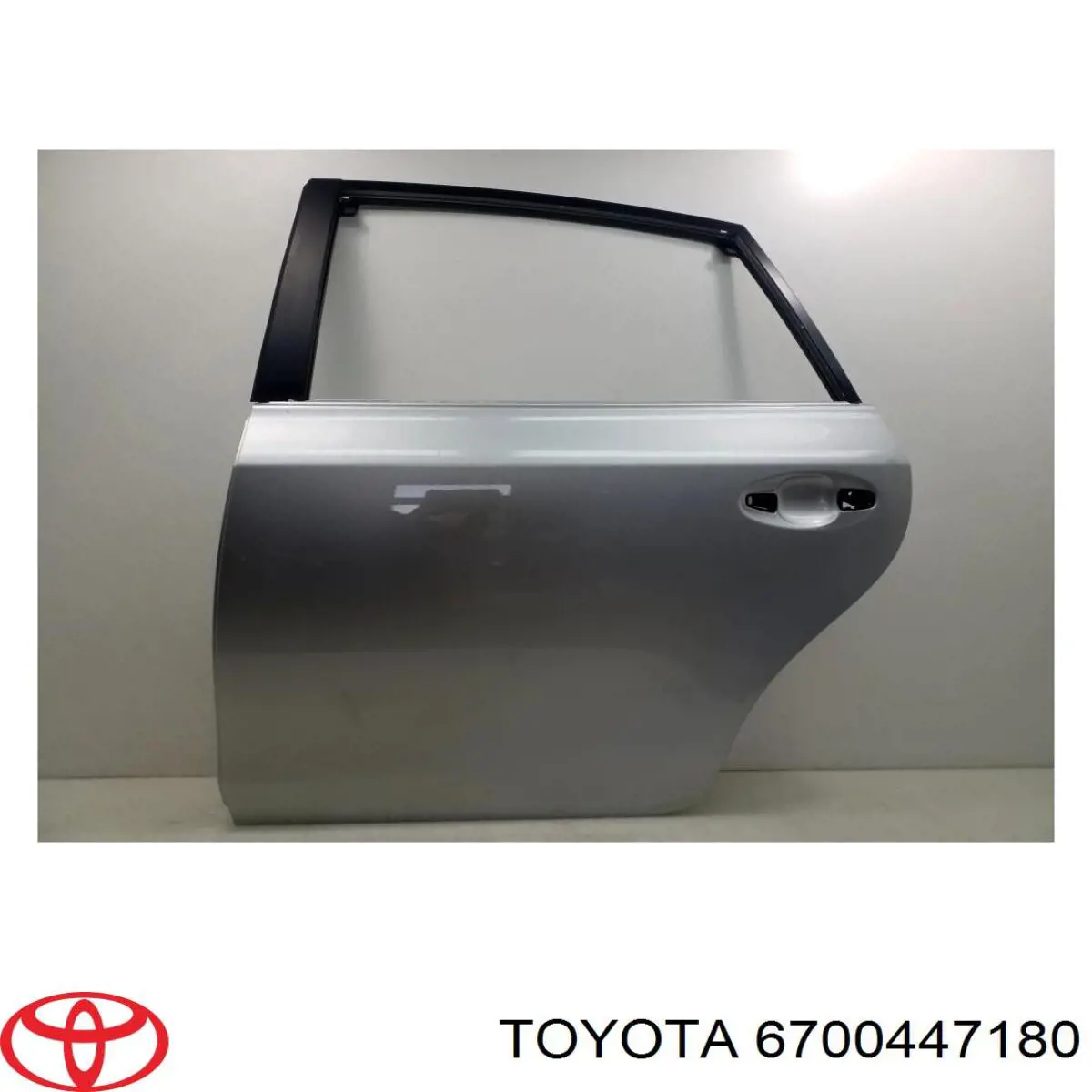 Puerta trasera izquierda Toyota 6700447180 precio, desde 797,61 EUR