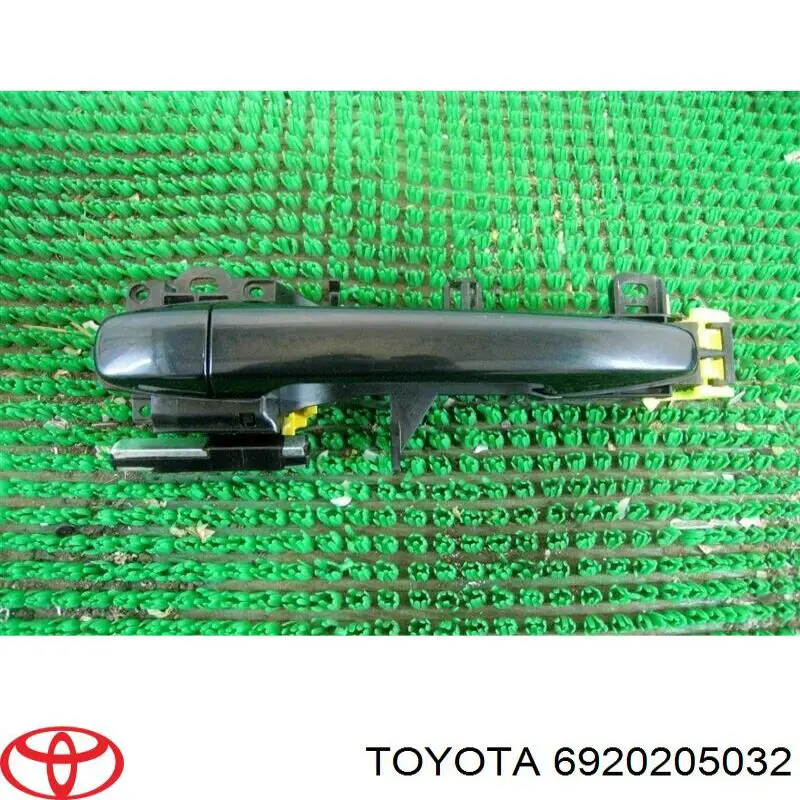 Comprar 6920205032 Toyota Soporte de manija exterior de puerta delantera izquierda