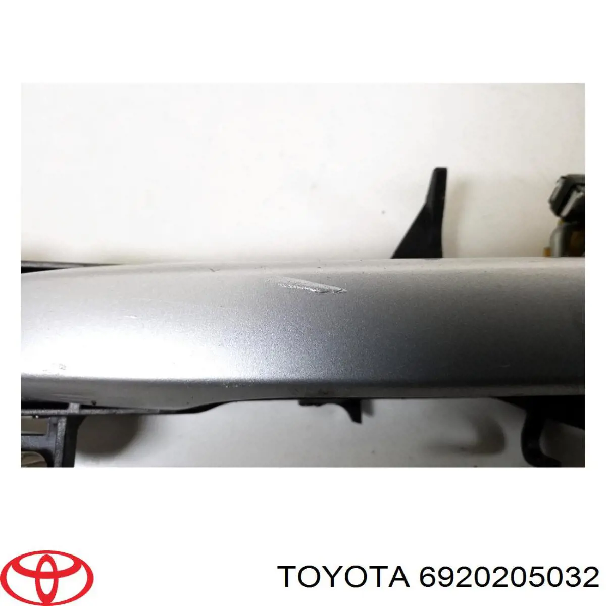 Soporte de manija exterior de puerta delantera izquierda Toyota 6920205032 precio, desde 33,46 EUR
