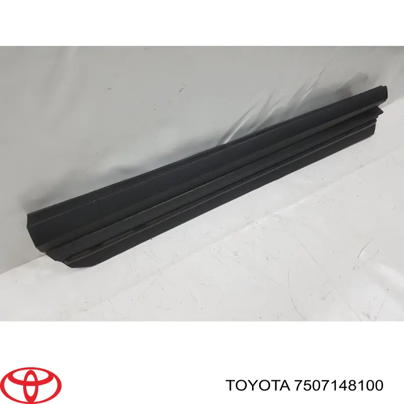 7507148100 Toyota Listón embellecedor de puerta delantera derecha