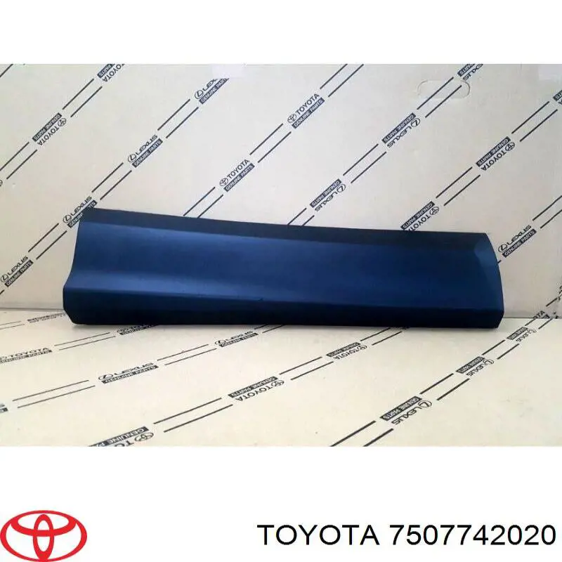 Embellecedor de puerta trasera derecha Toyota 7507742020 precio, desde 176,92 EUR